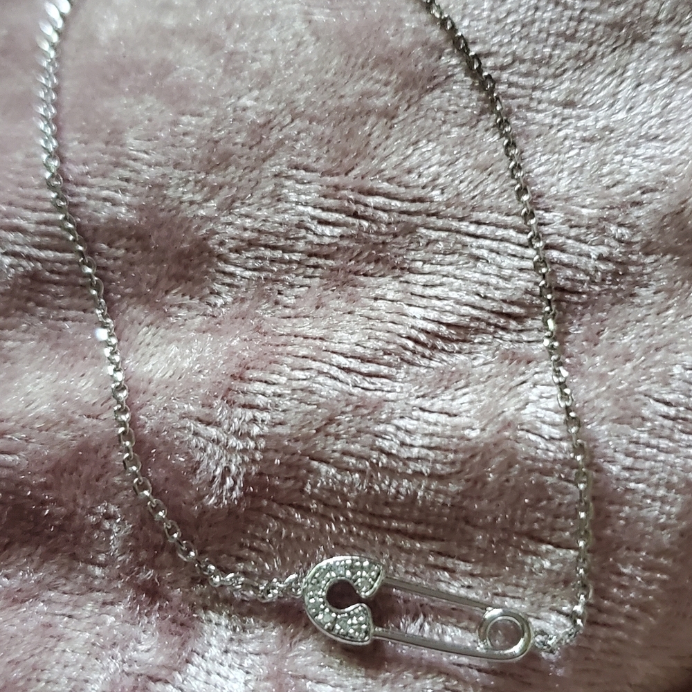 EFFY DIAMOND SAFETY PIN bracelet NWT adjustable to 8" - Picture 2 of 8
